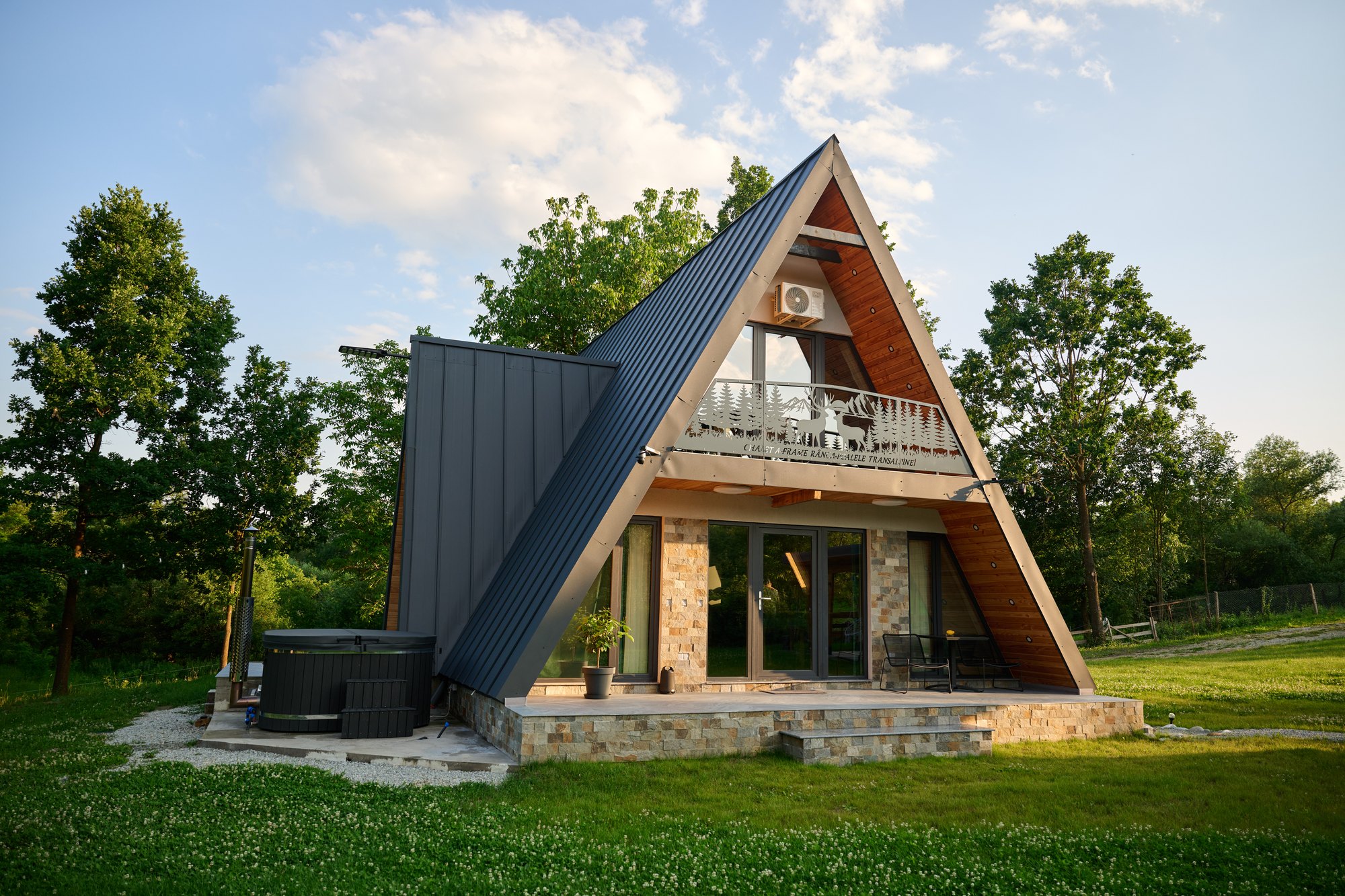 Cabana A-Frame văzută din față